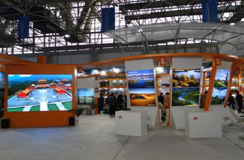 京華“高清全表貼<a href=http://m.saemoetchemins.com target=_blank>LED大屏幕</a>視頻顯示屏”