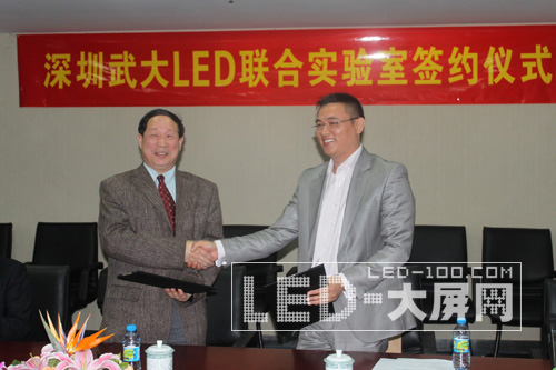 �������LED�ό���Һ��s�xʽ�A�M�e�k